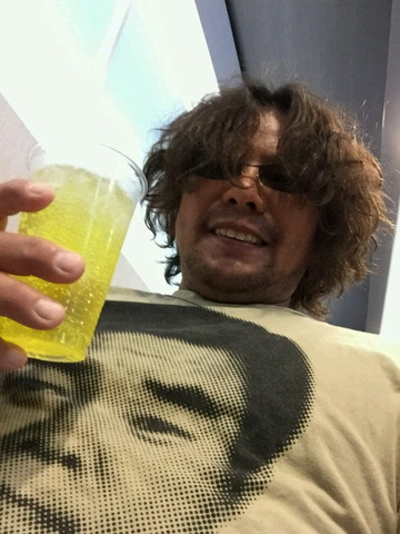 19004930.jpg